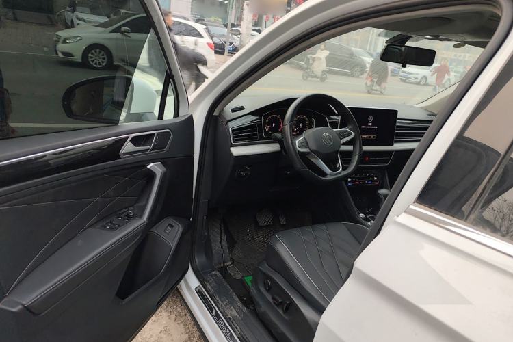 Used Volkswagen Tiguan L 2024 300TSI Automatic Two-Wheel Drive Smart Edition