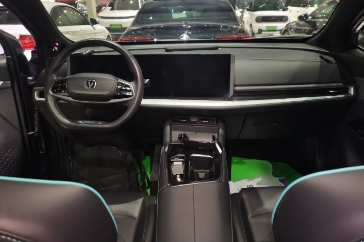 Used CHANGAN UNI-T 2023 Second-Generation 1.5T Prestige Model Center Console