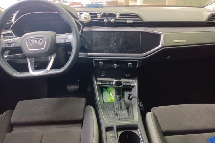 Used Audi Q3 2021 35 TFSI Fashion Dynamic Model Center Console