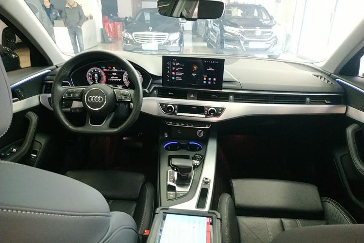 Used Audi A4L 2022 40 TFSI Luxury Dynamic Model