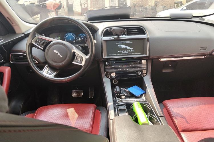 Used Jaguar F-PACE 2016 2.0T Two-Wheel-Drive R-Sport Sport Edition
