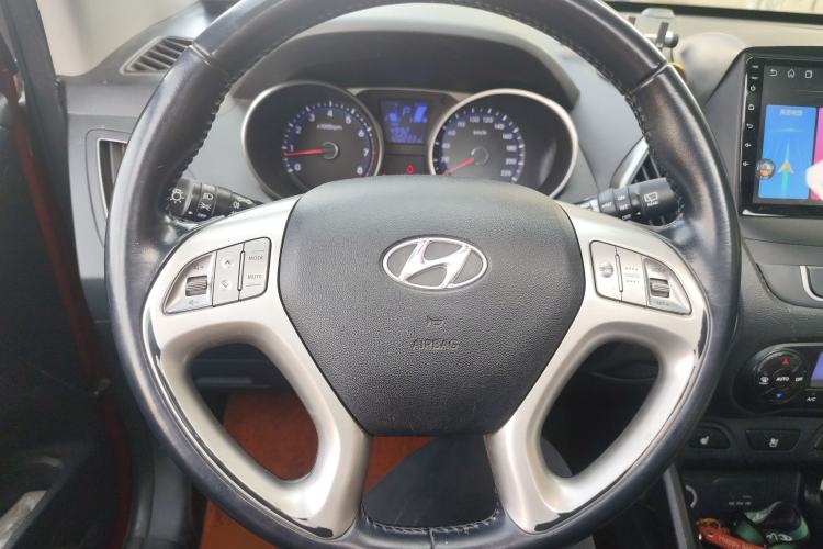 Used Hyundai ix35 2013 2.0L Automatic Two-Wheel Drive Smart GLS China IV Standard