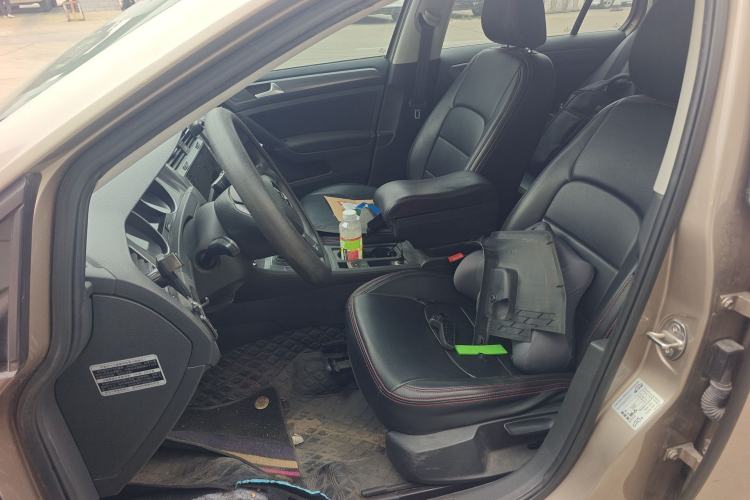 Used Volkswagen Golf 2016 1.6L Automatic Fashion Model