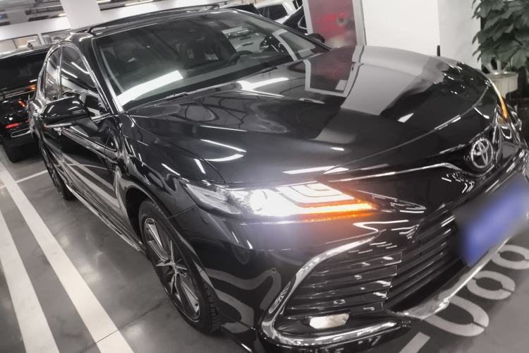 Used Toyota Camry 2023 2.5G Luxury Edition Front Right 45 Deg