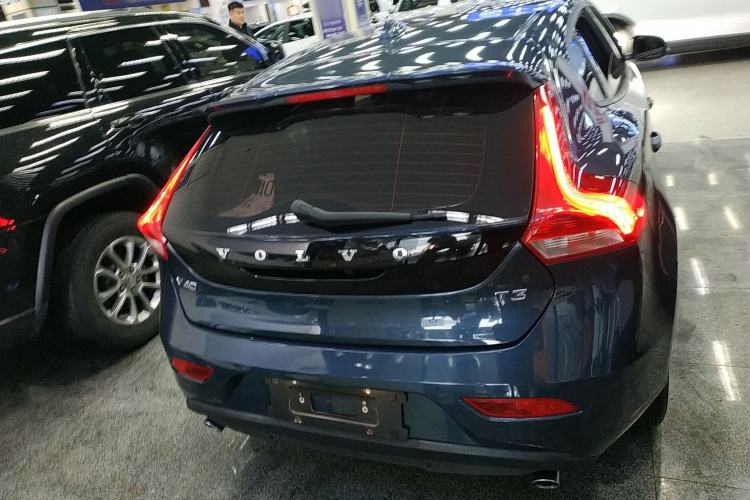 Used Volvo V40 2018 T3 Zhiyi Edition