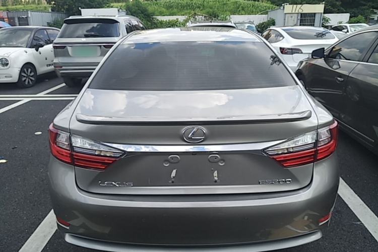 Lexus ES 2015 200 Elite Edition usata
