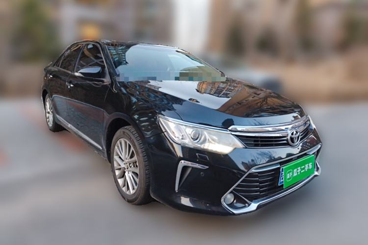 Used Toyota Camry 2016 2.5G 10th Anniversary Deluxe Navigation Edition Front Right 45 Deg