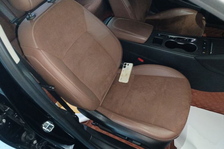 Used Buick Regal 2024 28T Luxury Edition Right Front Seat