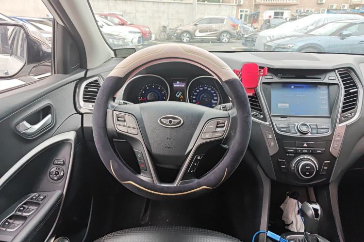 Used Hyundai Grand SantaFe 2013 3.0L 7-Seater Four-Wheel-Drive Comfort Edition Steering Wheel