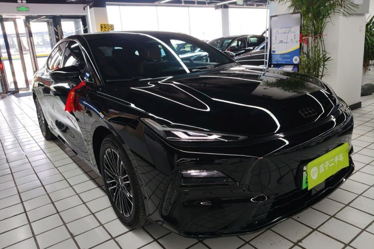 Used Geely Galaxy 8 2025 130km EM-i Prestige Edition
