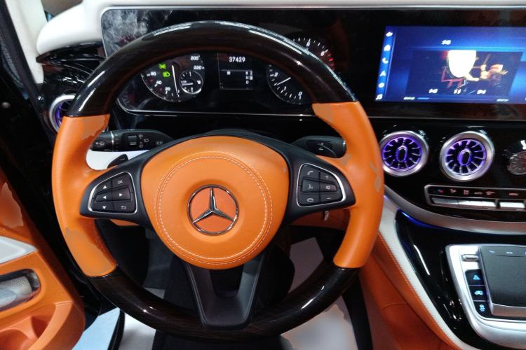 Used Mercedes-Benz Vito 2023 2.0T Elite Version 7 Seats