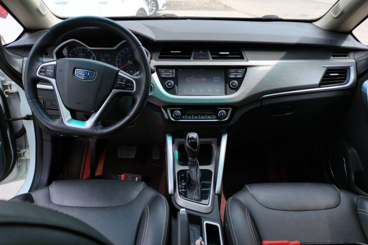 Used Geely Auto Vision X3 2017 1.5L Automatic Luxury Model Center Console