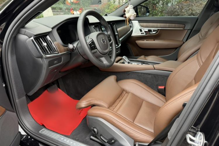 Used Volvo S90 2024 B5 Luxury Smart Edition Interior 6