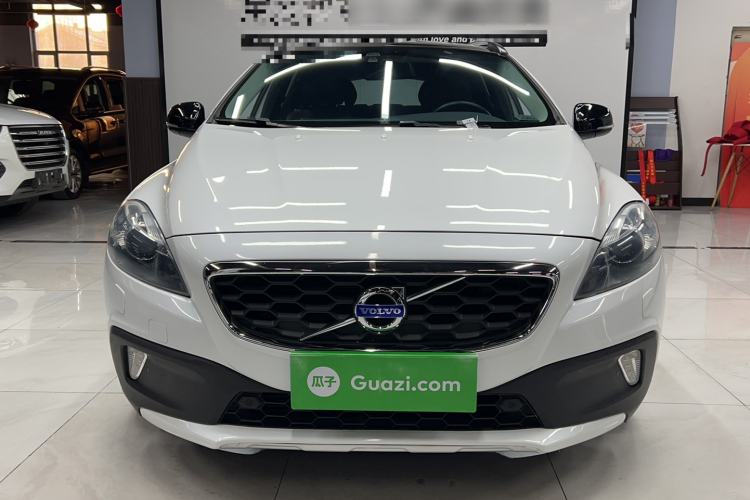 Used Volvo V40 2014 Cross Country T5 AWD Smart Luxury Edition