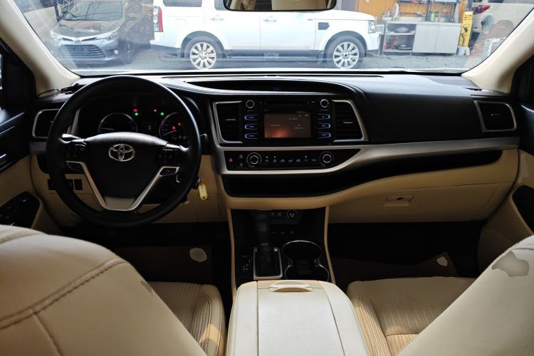Used Toyota Highlander 2018 2.0T Four-Wheel Drive Elite Edition 7 Seats China VI Standard Center Console