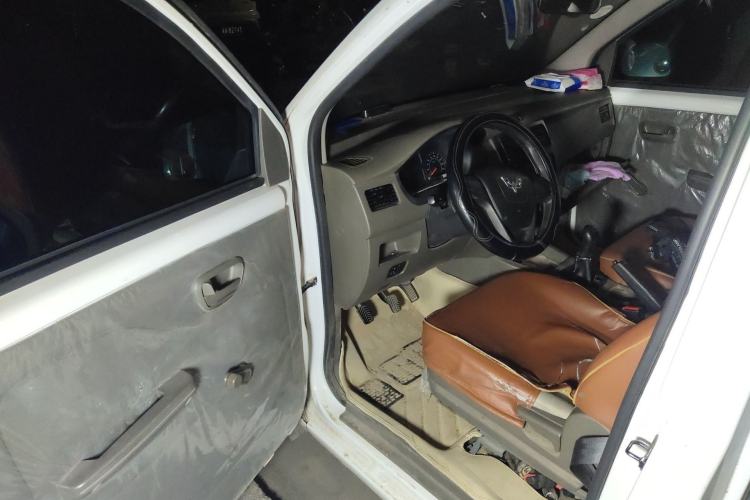 Used Wuling Rongguang V 2016 1.5L Practical Version Driver Seat