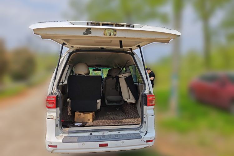 Used FORTHING Lingzhi 2018 M5L 1.6L 7-Seater Luxury Model Trunk