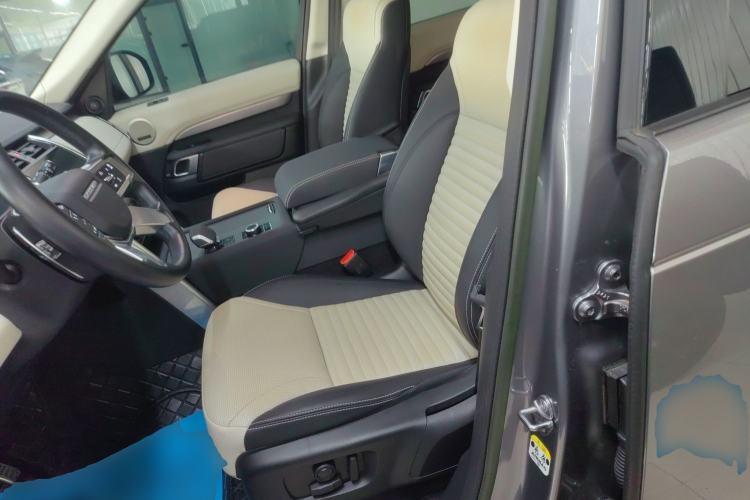 Used Land Rover Discovery 2023 Revised Version 360 PS R-Dynamic S