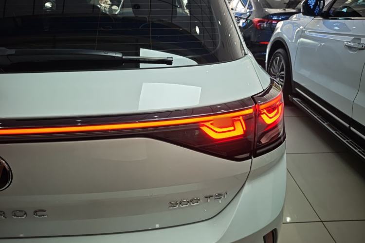 Used Volkswagen T-ROC 2023 300TSI DSG Two-Wheel-Drive Chen Guang Edition
