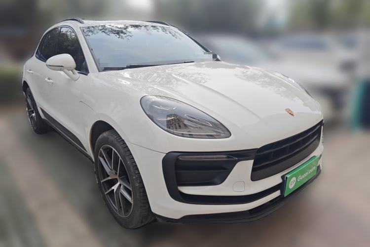 Used Porsche Macan 2024 Macan 2.0T Front Right 45 Deg
