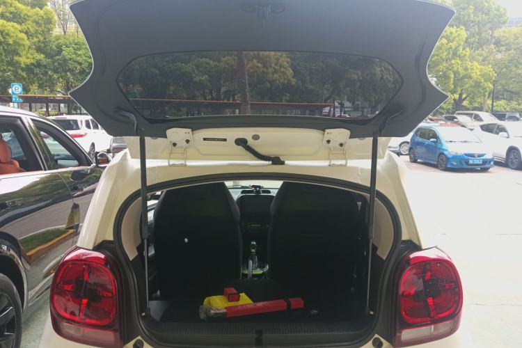 Used Roewe Clever 2021 302 km New Four-Seater Super-Efficient Version Trunk