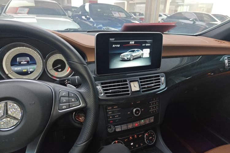 Used Mercedes-Benz CLS 2016 CLS 320 Elegant Edition Center Console