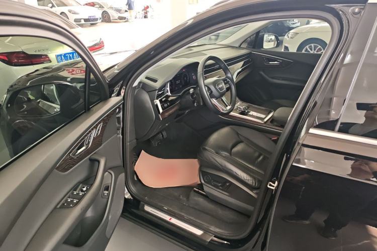 Used Audi Q7 2020 55 TFSI quattro S line sports model
