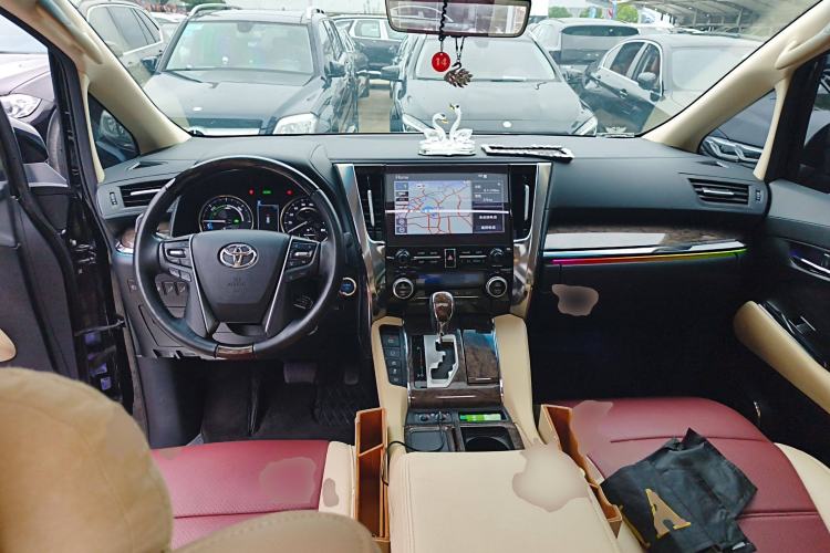 Used Toyota Vellfire 2023 Crown Dual-Engine 2.5L HV Prestige Edition
