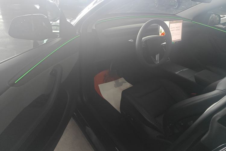 Used Tesla Model Y 2025 Rear-Wheel Drive First Edition Driver Seat