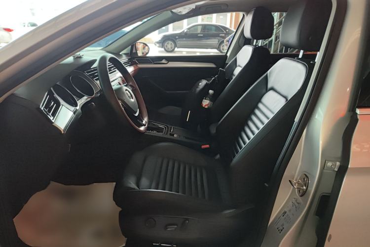 Used Volkswagen Magotan 2019 330TSI DSG Leading Edition China V Standard
