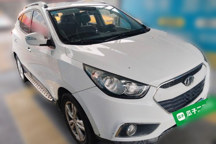 Used Hyundai ix35 2012 2.0L Automatic Two-Wheel Drive Elite Edition GLS Front Right 45 Deg