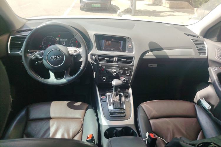 Used Audi Q5 2016 40 TFSI Technology Edition Center Console