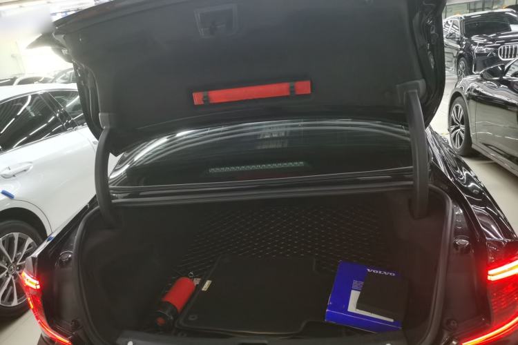 Used Volvo S90 2021 B5 Zhiyi Luxury Edition
