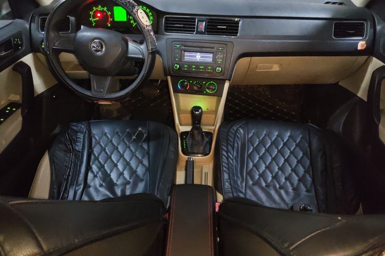 Used Skoda Rapid 2015 1.6L Automatic Smart Selection Model