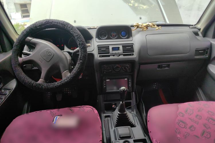 Used Leopaard Heijingang 2013 2.2L Manual Two-Wheel Drive Standard Version Center Console