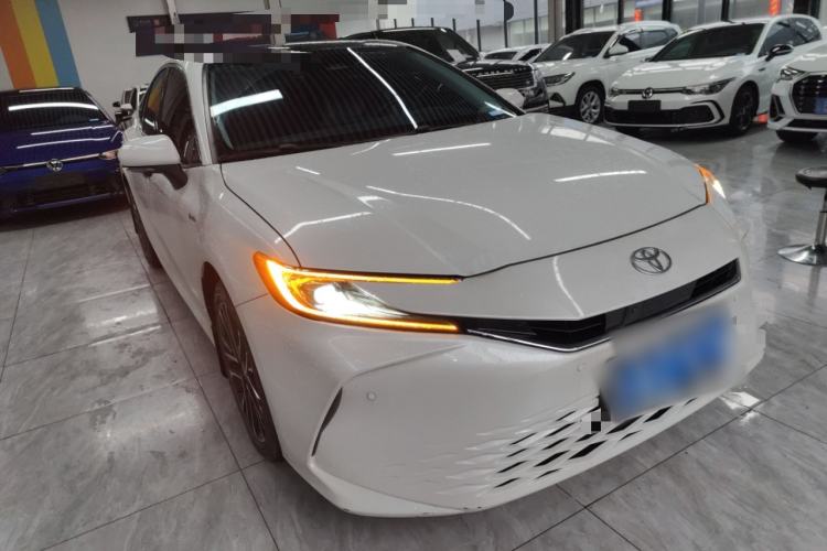 Used Toyota Camry 2024 Dual-Engine 2.5HG Prestige Edition Front Right 45 Deg