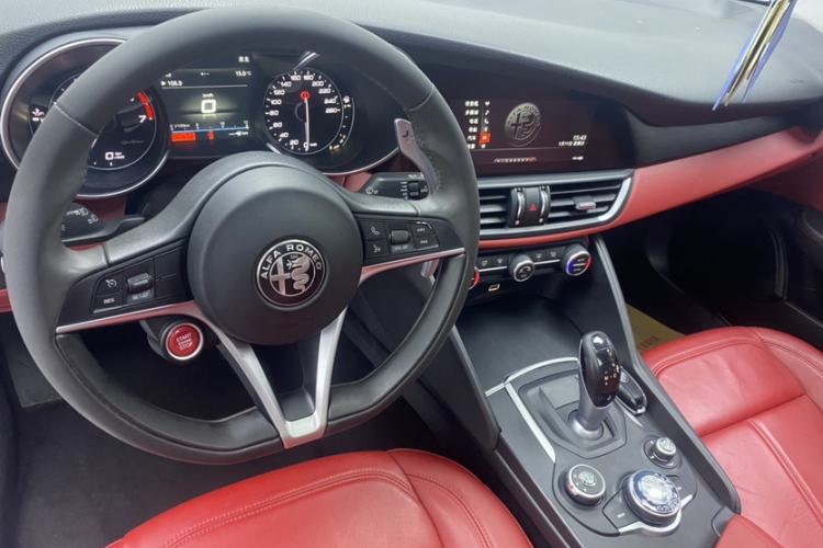 Used Alfa Romeo Giulia 2019 2.0T 280HP Luxury Edition