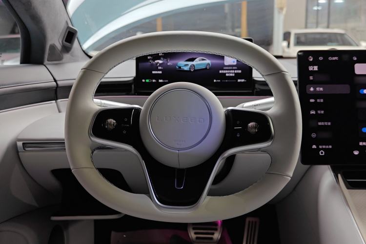 Used Hima Luxeed S7 2025 705 km Max Steering Wheel