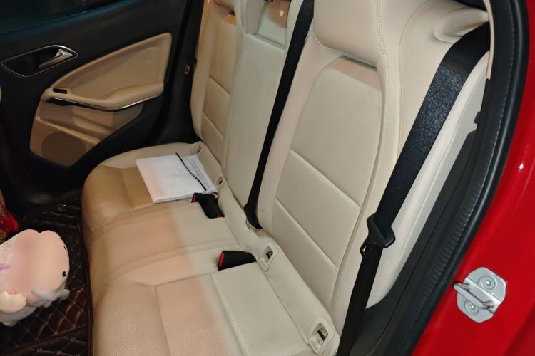 Used Mercedes-Benz GLA 2015 GLA 200 Fashion Model
