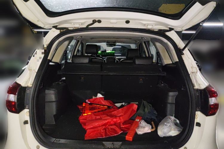 Used JMC Yusheng S350 2013 2.4T Automatic 2WD Diesel Ultra-Luxury 5-Seater Trunk