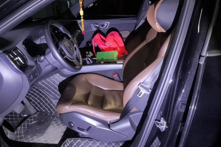 Used Volvo XC60 2022 B5 4x4 Zhiyi Luxury Edition