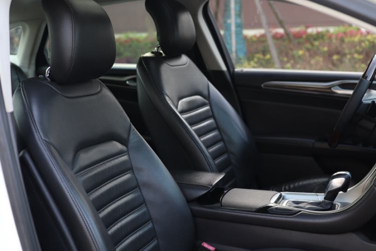 Used Ford Mondeo 2013 2.0L GTDi 200 Fashion Edition Interior 10