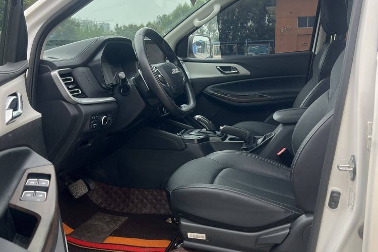 Used JMC Yuhu 7 2023 2.0T Automatic Gasoline 4x4 Comfort Edition Standard Wheelbase
