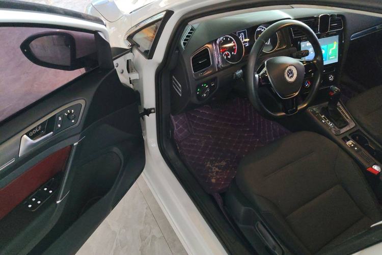 Used Volkswagen Golf 2016 180TSI Automatic Comfort Model
