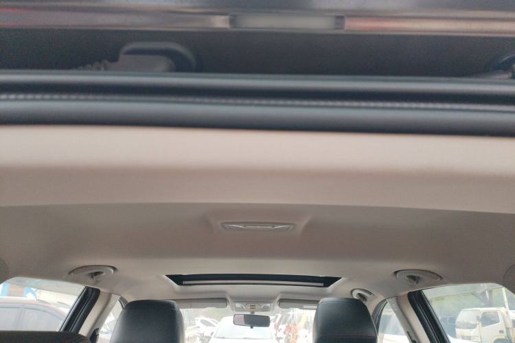 Used Dongfeng Aeolus AX7 2016 2.0L Automatic Zhiyi Trim