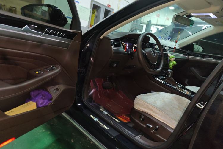 Used Volkswagen Phideon 2021 380TSI Luxury Edition Driver Seat