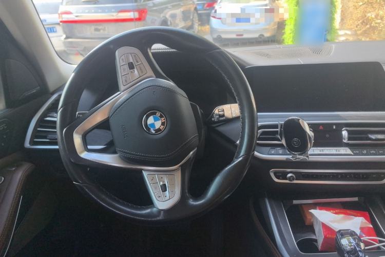 Used BMW X7 2021 xDrive40i Luxury Package with Leading Features