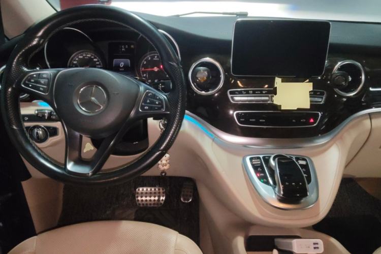 Used Mercedes-Benz V-Class 2017 V 260 Prestige Edition Center Console