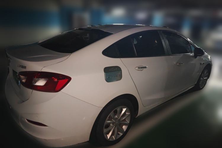Used Chevrolet Cruze 2018 320 Automatic Pioneer Sunroof Edition