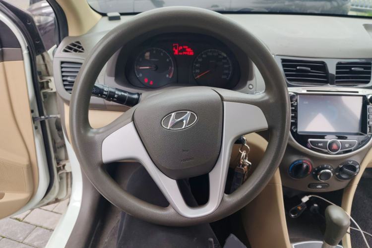 Used Hyundai Verna (older generation) 2010 Sedan 1.4L Automatic Comfort Model GS
